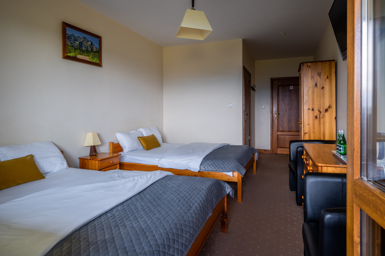 Pokój 2 osobowy z oddzielnymi łóżkami  z widokiem na góry ze śniadaniem